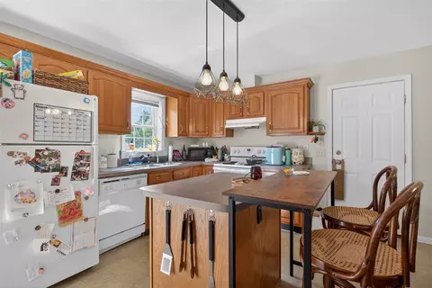 Kitchen - 513 19th, Jackson, MI 49203 photo 3 of 4