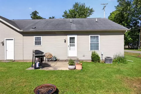 Exterior - 513 19th, Jackson, MI 49203 photo 5 of 10