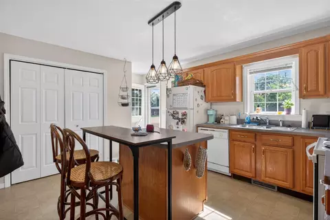 Kitchen - 513 19th, Jackson, MI 49203 photo 2 of 4