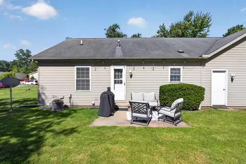 Exterior - 513 19th, Jackson, MI 49203 photo 3 of 10
