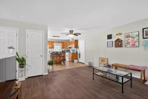 Entry Way - 513 19th, Jackson, MI 49203 photo 4 of 5