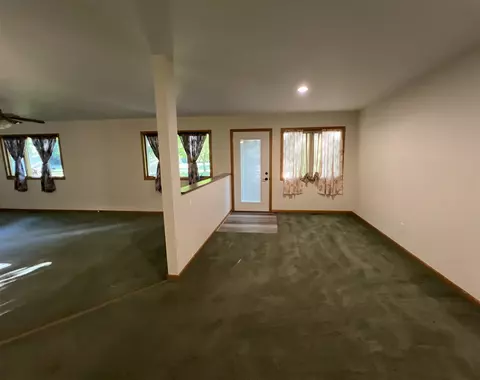 Living - 23568 Bohn, Belleville, MI 48111 photo 3 of 5