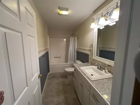 Bath - 23568 Bohn, Belleville, MI 48111 photo 9 of 9