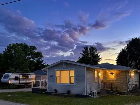 313 Ackerson Lk, Jackson, MI 49201