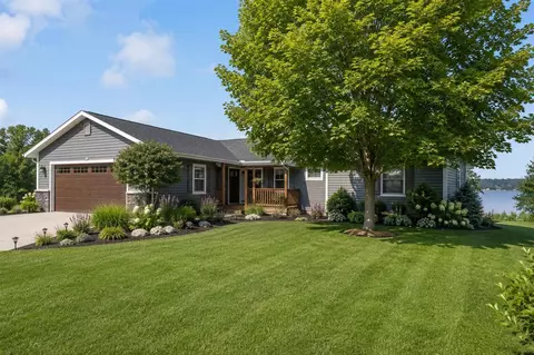 2937 Loehrs Lndg, Hastings, MI 49058