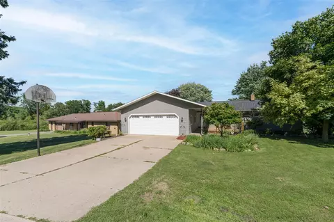 2937 Loehrs Lndg, Hastings, MI 49058