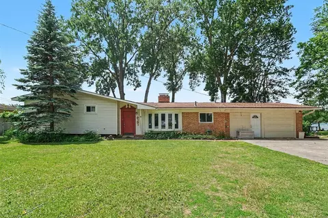 5131 Elizabeth Lk, Waterford, MI 48327