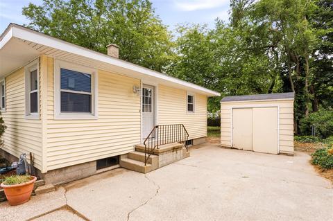 619 Fall, Spring Lake, MI 49456 photo 2