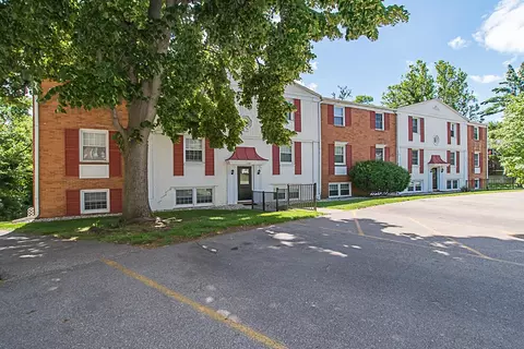 714 Garland #E, Kalamazoo, MI 49008