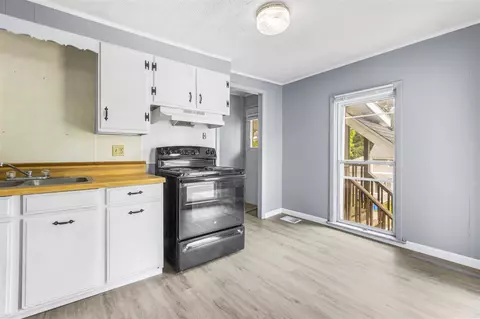 Kitchen - 65 E Chicago, Quincy, MI 49082 photo 2 of 3