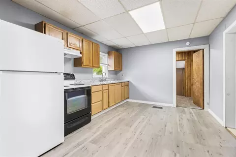 Kitchen - 65 E Chicago, Quincy, MI 49082 photo 1 of 3