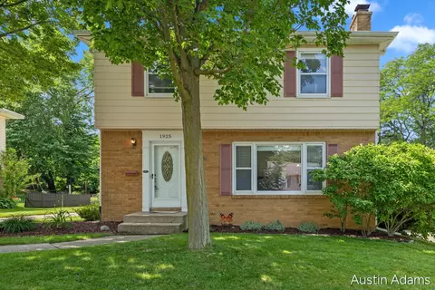 1925 Emerald, Grand Rapids, MI 49505