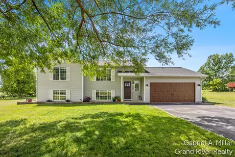13555 Becker, Cedar Springs, MI 49319