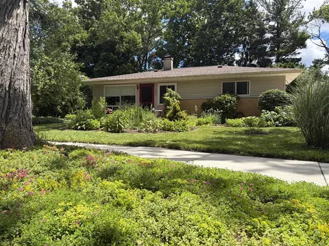 2104 S S Cir, Ann Arbor, MI 48103