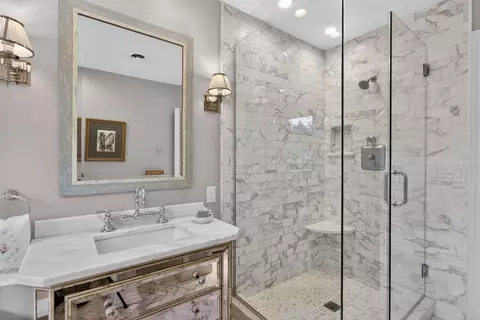 Bath - 3600 Hendee, Jackson, MI 49201 photo 3 of 5
