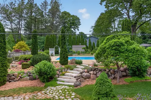 Exterior - 3600 Hendee, Jackson, MI 49201 photo 5 of 17