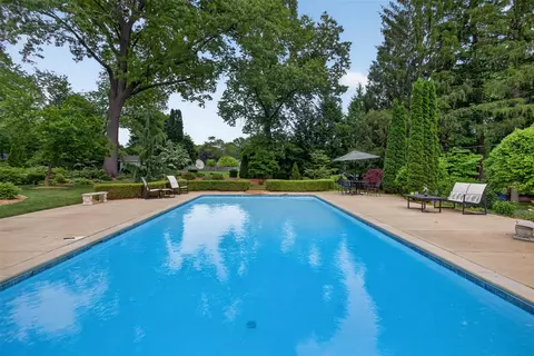 Exterior - 3600 Hendee, Jackson, MI 49201 photo 11 of 17