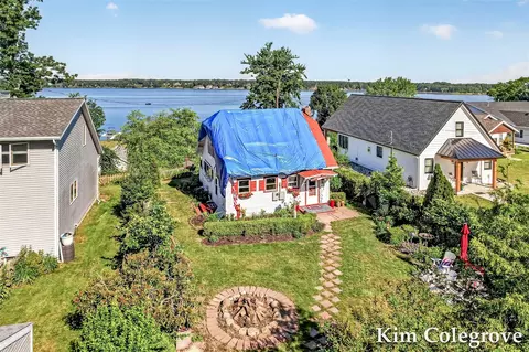 1624 Collier, Whitehall, MI 49461