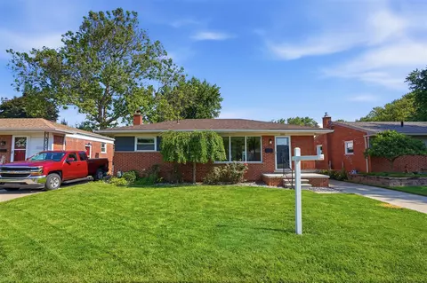 33030 Barton, Garden City, MI 48135