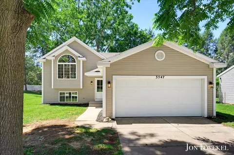 3547 Breton Vly, Grand Rapids, MI 49512