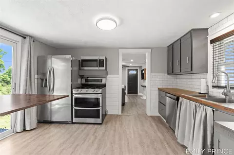 Kitchen - 1476 142nd, Dorr, MI 49323 photo 5 of 5