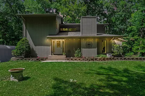 8656 W R, Kalamazoo, MI 49009