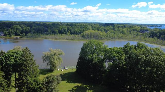 6150 Willow, West Bloomfield, MI 48324