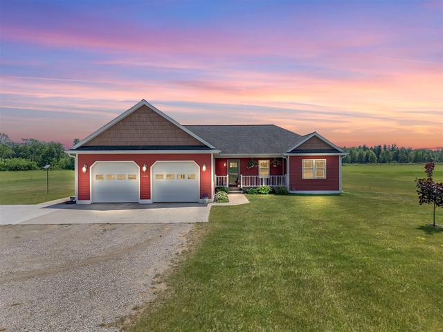 4690 E Houghton Lk, Lake City, MI 49651