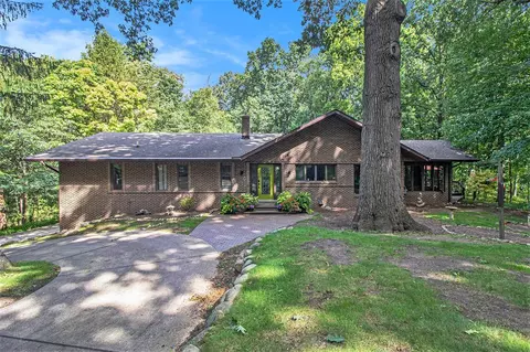 5595 Mountain, Brighton, MI 48116