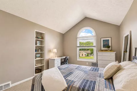 Bedroom - 7494 Bridle Path, Ada, MI 49301 photo 3 of 7