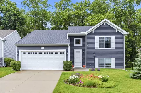 557 Swan Riv, Benton Harbor, MI 49022