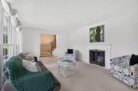Living - 3841 Guest, Jackson, MI 49203 photo 3 of 18