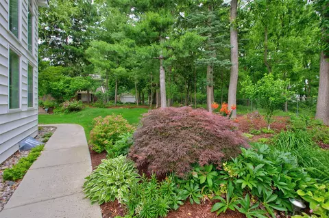 Exterior - 3841 Guest, Jackson, MI 49203 photo 15 of 16