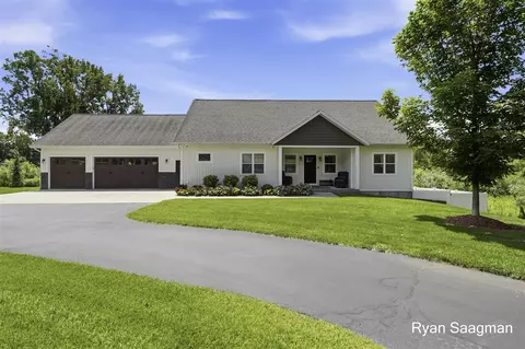 6360 Cannonsburg, Belmont, MI 49306