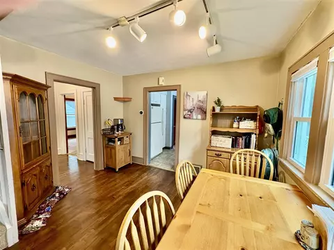 Dining - 807 Concord, Jackson, MI 49202 photo 2 of 3