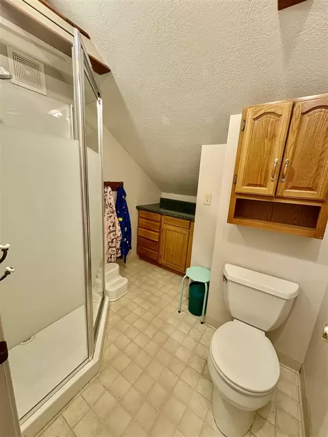 Bath - 807 Concord, Jackson, MI 49202 photo 3 of 3