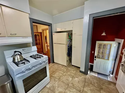 Kitchen - 807 Concord, Jackson, MI 49202 photo 2 of 2