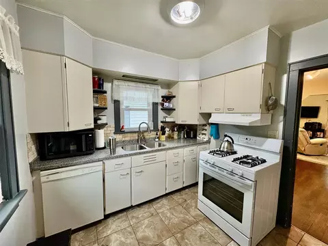 Kitchen - 807 Concord, Jackson, MI 49202 photo 1 of 2