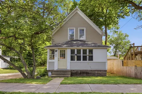 229 Robinson, Allegan, MI 49010