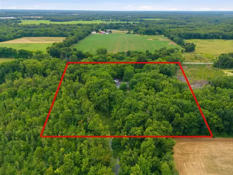 10425 E Q, Scotts, MI 49088 photo 2