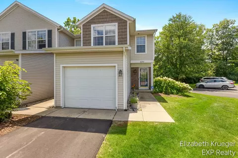 3292 Park Rdg, Grand Rapids, MI 49525
