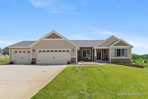 11782 Ridge Water, Sparta, MI 49345