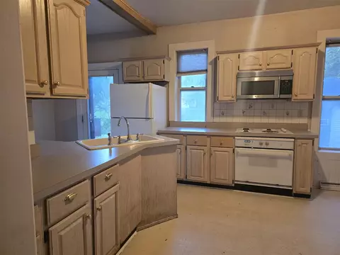 Kitchen - 622 Maple, Colon, MI 49040 photo 1 of 4