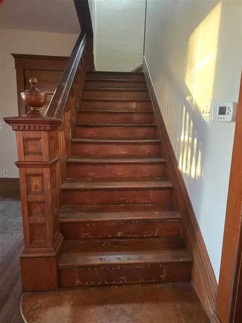 Entry Way - 622 Maple, Colon, MI 49040 photo 3 of 3