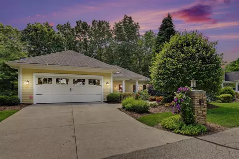 4492 Oak Arbor, Grand Rapids, MI 49525