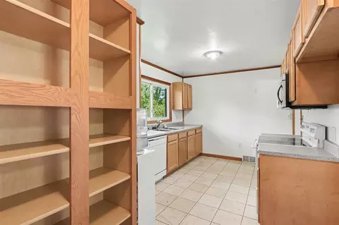 1039 S Constantine, Three Rivers, MI 49093 photo 7