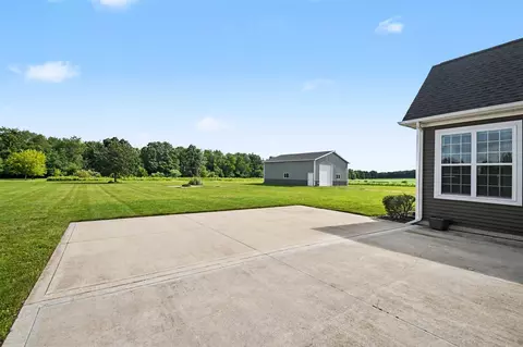 Exterior - 3181 Chamberlain, Buchanan, MI 49107 photo 4 of 6