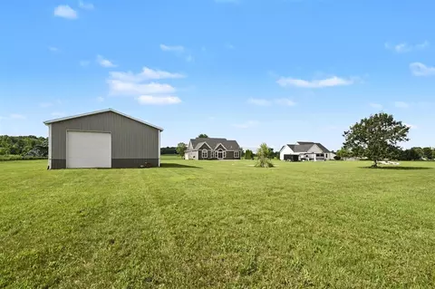 Exterior - 3181 Chamberlain, Buchanan, MI 49107 photo 5 of 6