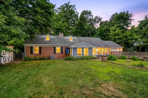 1218 Pinehurst, Kalamazoo, MI 49006