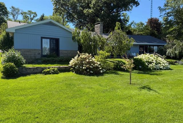 55895 Inn-d-inn, Dowagiac, MI 49047